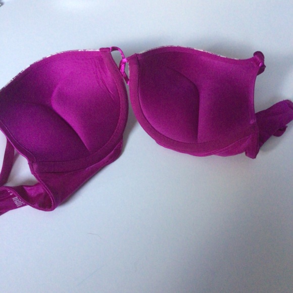 Victoria’s Secret Bombshell Plunge Bra with Lace Overlay - Picture 7 of 7